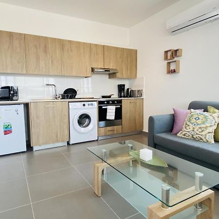 Silver Line 1-Bedroom Apartment In Larnaca Exterior photo