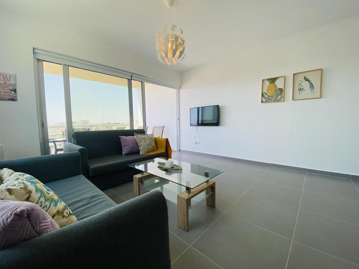 Silver Line 1-Bedroom Apartment In Larnaca Exterior photo